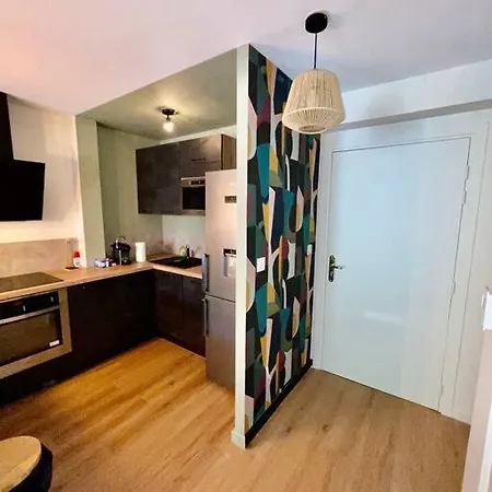 L'ovalie Apartment *
